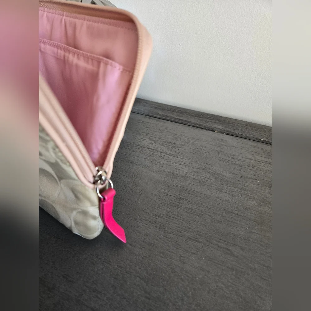 Coach Cosmetic Bag - Picture 5 of 10